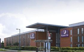 Premier Inn London Heathrow Airport T2 & T3 - Bath Road